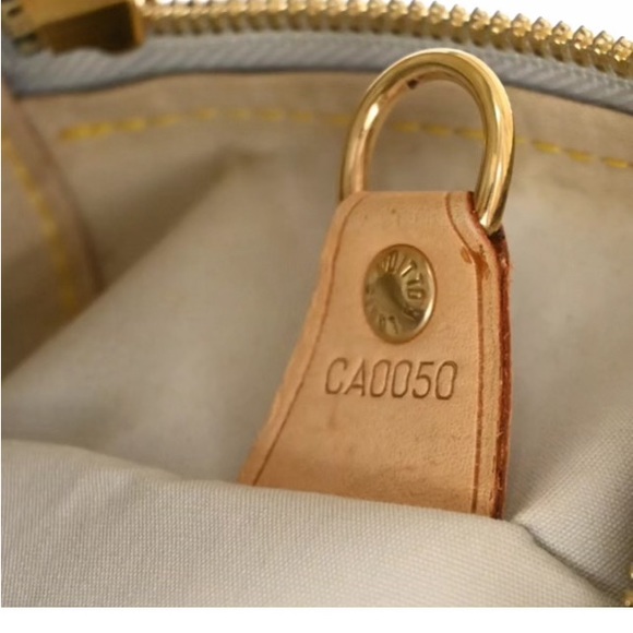 Lovely Louis Vuitton Marie Mini Monogram canvas leather. - Picture 5 of 6